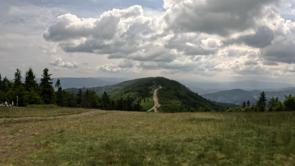 From Bielsko-Biała to Szczyrk over Szyndzielnia and Klimczok